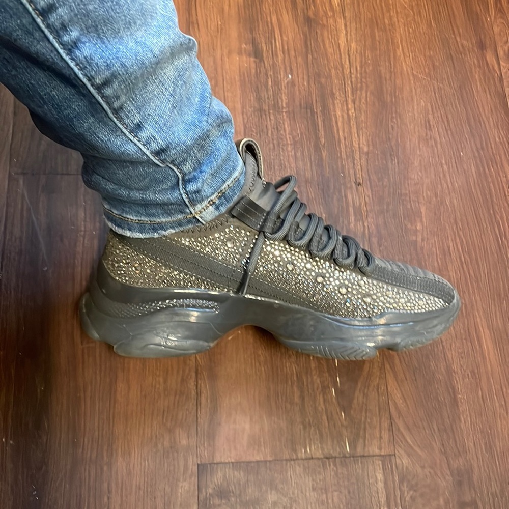 Steve Madden - Picture 1 of 3